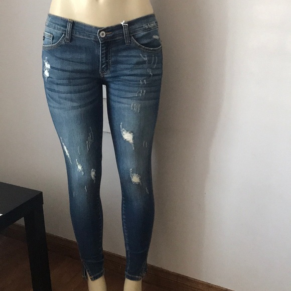 Distressed Super Skinny Jeans 🌺more sizes ! - Picture 4 of 5